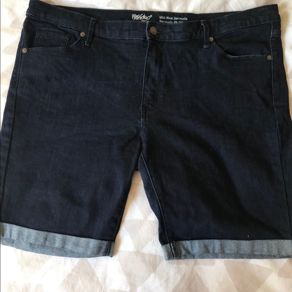 Dark Wash Bermuda Shorts - Midrise